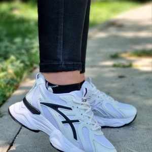 حراج فوق العاده کفش کتونی اسپرت زنانه و دخترانه مدل اسیکس رنگ سفید مشکی فوق العاده زیبا و خاص با ارسال رایگان