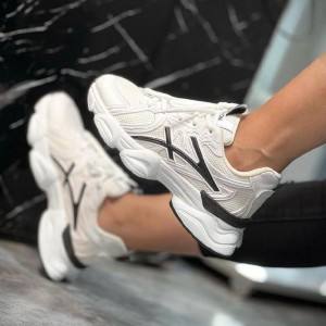 فروش هیجان انگیز کفش کتونی اسپرت زنانه و دخترانه مدل آسیکس رنگ سفید مشکی خوش پا و یه کار خفن با ارسال رایگان