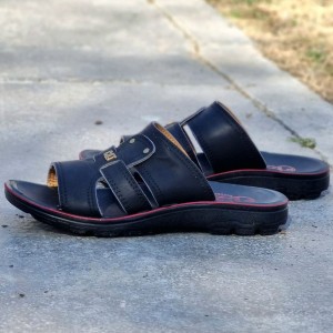 حراج هیجان انگیز دمپایی  صندل مردانه و پسرانه رنگ خردلی مشکی فوق العاده راحت و جذاب با ارسال رایگان