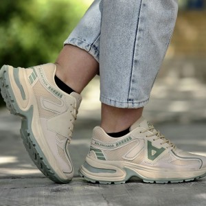 حراج کفش کتونی اسپرت دخترانه و زنانه مدل بالنسیاگا Balenciagaجدید و خوش پا سفید نقره ای با ارسال رایگان