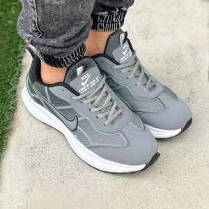 حراج عاااالی کفش کتونی اسپرت پسرانه و مردانه مدل نایک نرم و سبک رنگ طوسی مشکی با ارسال رایگان