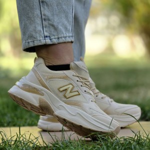 فروش فوق العاده خاص کفش اسپرت زنانه دخترانه مدل نیوبالانس طرح کپسولی نرم و راحت رنگ سفید مشکی با ارسال رایگان