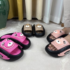 فروش  بی مانند صندل دمپایی زنانه دخترانه  کرومی  مدل جسیکا منحصر به فرد در رنگ بندی متنوع با ارسال رایگان