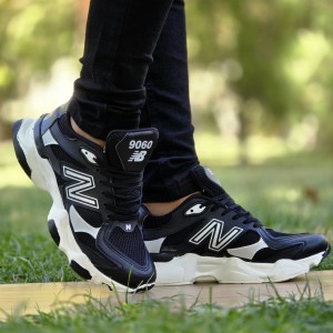 حرااااااجی کفش کتونی اسپرت مردانه و پسرانه مدل نیوبالانس 9060 شیک و به روز رنگ سفید سبز با ارسال رایگان