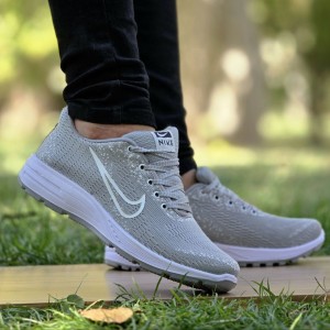 فروش جدیدکفش کتونی اسپرت مردانه و پسرانه مدل نایک شیک و سبک رنگ مشکی   با ارسال رایگان