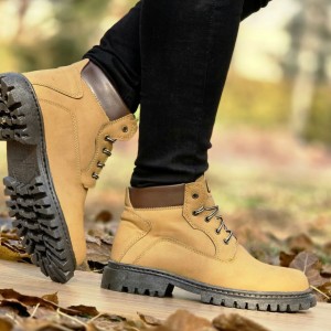 حراج فوق العاده کفش  نیم بوت مردانه و پسرانه الهام‌گرفته از مدل محبوب Nike V2K با کیفیتی عالی رنگ سفیدسرمه ای  با ارسال رایگان