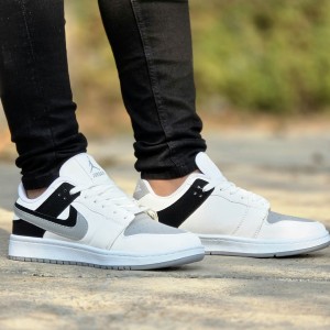 فروش جذاب کفش کتونی اسپرت مردانه و پسرانه مدل جردن دونایک (Nike Jordan)  شیک رنگ سفید طوسی مشکی  با ارسال رایگان