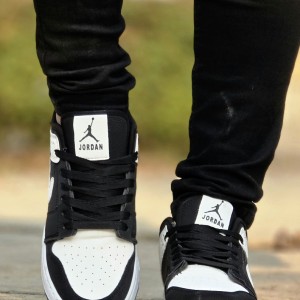 حراج فوق العاده کفش کتونی اسپرت مردانه و پسرانه مدل جردن دونایک (Nike Jordan) زیبا و باکلاس رنگ سفید مشکی  با ارسال رایگان