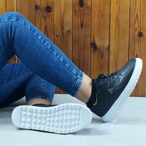 فروش ویژه کفش کتونی  اسپرت زنانه و دخترانه زیره پیو  مدل کالمو  مشکی 4383  با ارسال رایگان
