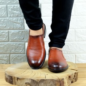 کفش چرم طبیعی مجلسی اداری  مردانه پسرانه  زیره طبی تزریق مستقیم  ساده عسلی    شیک وزیبا 2279   با ارسال رایگان