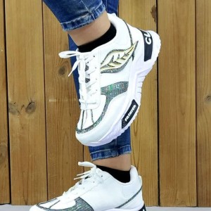 دنبال یه کتونی اسپرت مشکی خوشگل میگردی  برایه تیپ خاص  جیگر    تودل برو  سفید برگی ارسال رایگان 4554