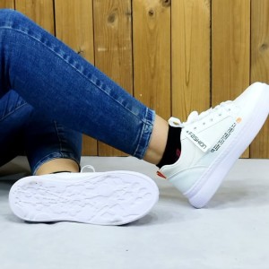 فروش ویژه کفش کتونی  اسپرت زنانه و دخترانه زیره پیو مدل پتینه دارسفید تمام  خوجل با ارسال رایگان کد4481