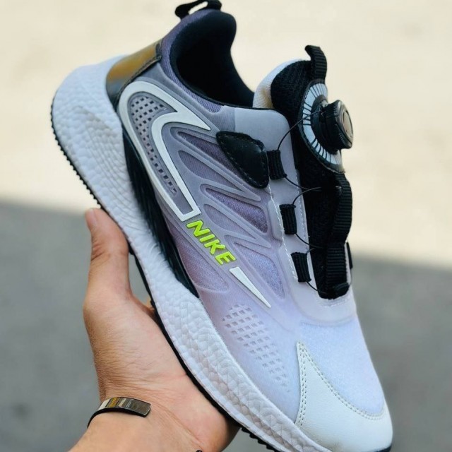 فروش ویژه کفش کتونی دیسکی مردانه مدل نایک کیفیت بالا و به روز رنگ سفید مشکی طوسی  با ارسال رایگان