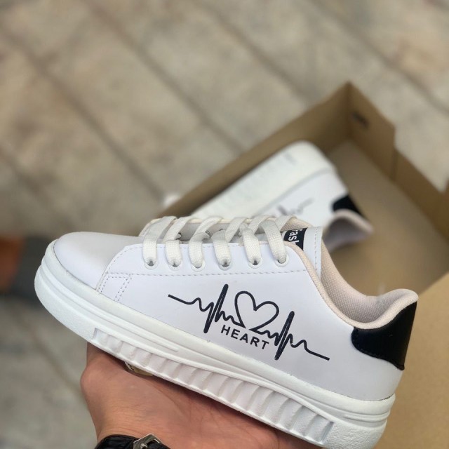 حراج فوق العاده کفش اسپرت زنانه دخترانه مدل ونس ضربان یه مدل خاص و خفن رنگ سفید مشکی باارسال رایگان