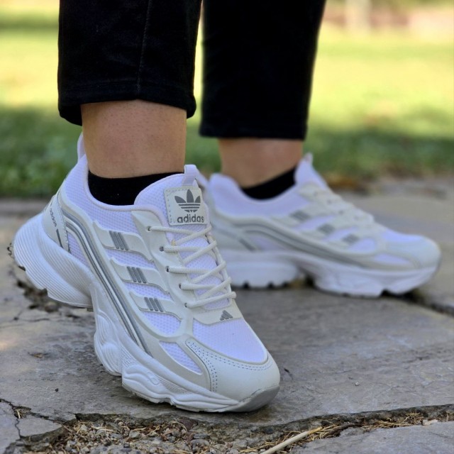 حراج باورنکردنی کفش کتونی اسپرت زنانه دخترانه مدل ادیداس  زیبا و سبک رنگ  سفیدطوسی  با ارسال رایگان