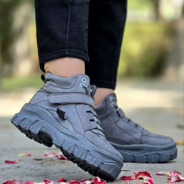 حراج شگفت انگیز کفش نیم بوت زنانه دخترانه مدل بوفالو  بی نظیر و پرفروش  رنگ  طوسی با ارسال رایگان