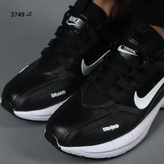 حراج باورنکردنی کفش کتونی اسپرت مردانه پسرانه مدل نایک مناسب افراد شیک پسند رنگ مشکی نایک سفید باارسال رایگان کد 3749