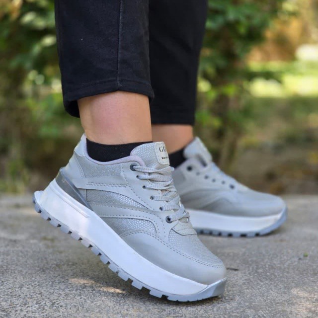 حراج شگفت انگیز کفش کتونی اسپرت زنانه دخترانه مدل گوچی مقاوم و بادوام رنگ طوسی  با ارسال رایگان 4386