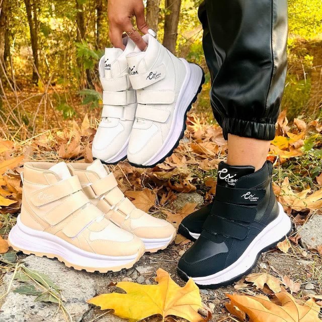 حراج ویژه  کفش نیم بوت زنانه دخترانه سه چسب میانه لژ دار جدید و فوق العاده زیبا در رنگبندی متنوع  با ارسال رایگان