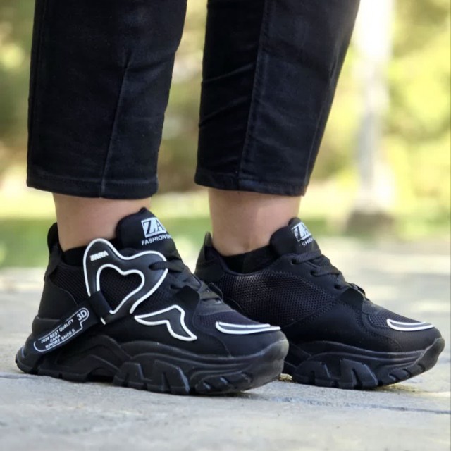 حراج ویژه کفش کتونی اسپرت زنانه دخترانه قلبی مدل زارا  جدید و پرطرفدار رنگ مشکی تمام باارسال رایگان