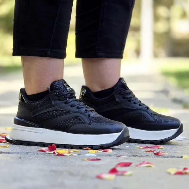 حراج فوق العاده  کفش کتونی اسپرت زنانه دخترانه مدل گوچی  پرفروش و جذاب رنگ مشکی زیره سفید  با ارسال رایگان 4394