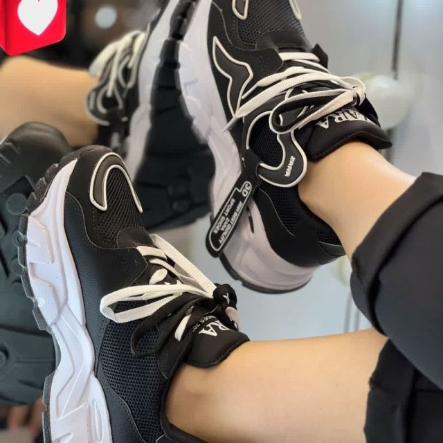 تخفیف آخر هفته کفش کتونی اسپرت زنانه دخترانه شیک قلبی مدل زارا مناسب روزمره رنگ مشکی سفید  باارسال رایگان