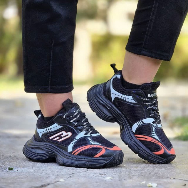 شروع حراج پاییزه کفش کتونی اسپرت زنانه دخترانه مدل بالنسیاگا Balenciagaبسیار شیک رنگ مشکی قرمز با ارسال رایگان