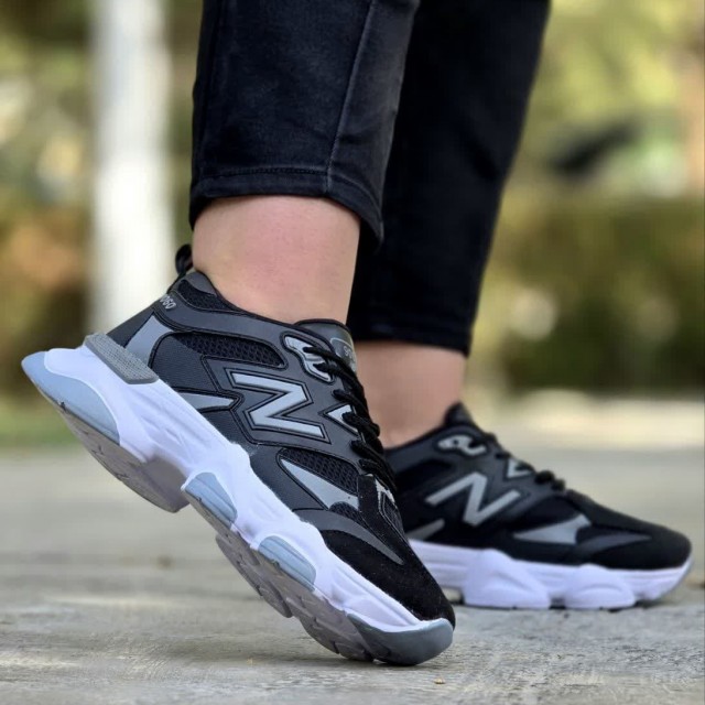 حراج باورنکردنی کفش کتونی اسپرت زنانه دخترانه مدل نیوبالانس 9060 مدلی خاص و جدید رنگ مشکی طوسی با ارسال رایگان