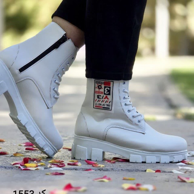 فروش فوق العاده نیم بوت  پاییزه  زنانه دخترانه مدل y3 با قیمتی مناسب رنگ سفید  باارسال رایگان کد 1553