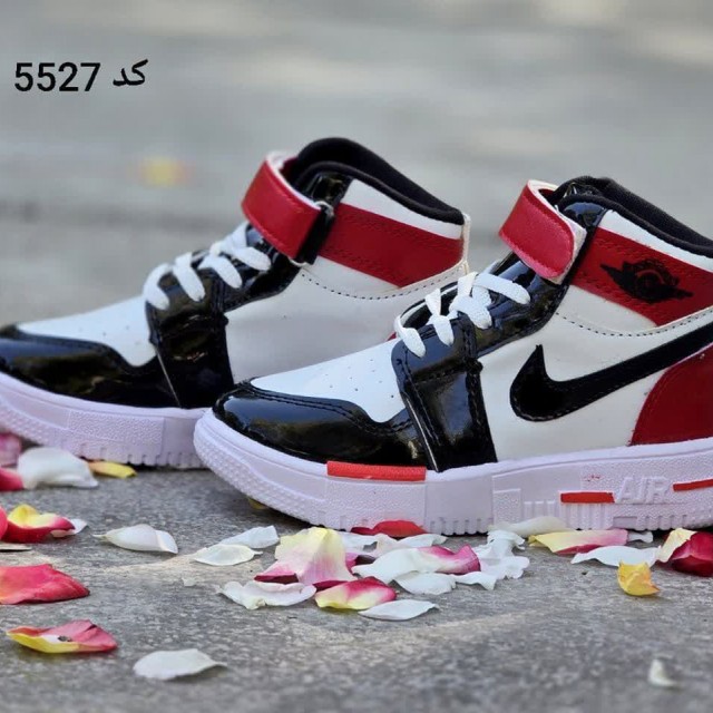 افر فوق العاده نیم بوت اسپرت بچگانه مدل جردن جدید و خوش پوش رنگ سفید مشکی قرمز با ارسال رایگان  کد 5527