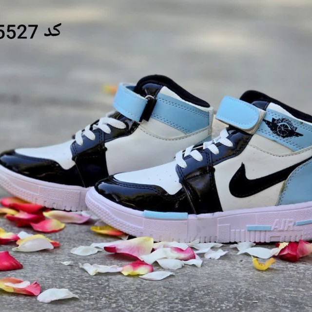 حراج پاییزه نیم بوت اسپرت بچگانه مدل جردن  دلبر و جذاب رنگ سفید مشکی ابی با ارسال رایگان  کد 5530