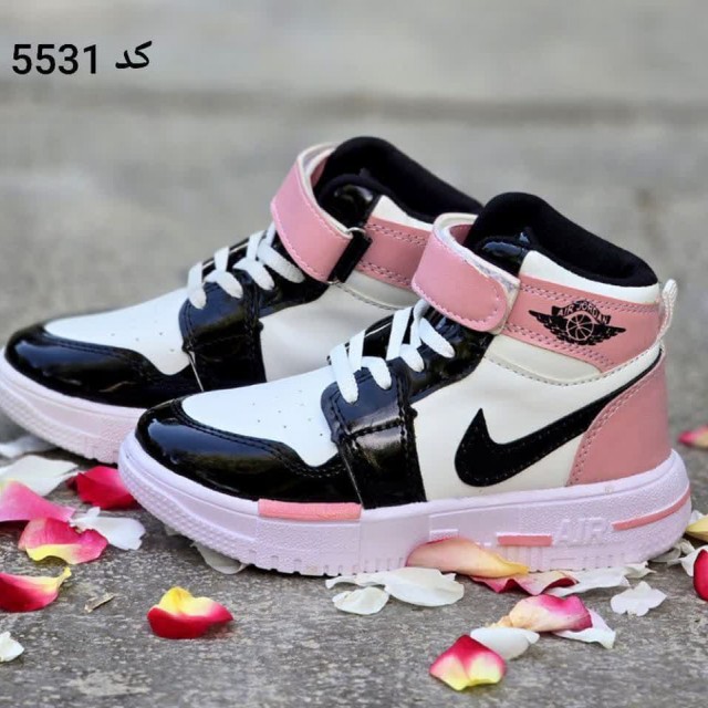 حراج استثنایی  نیم بوت اسپرت بچگانه مدل جردن بی نظیر و خاص رنگ سفید مشکی صورتی با ارسال رایگان  کد 5531