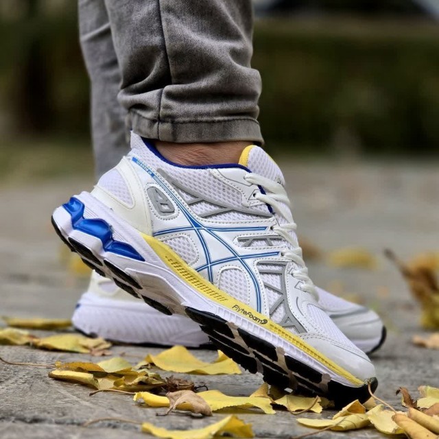 فروش فوق جذاب کفش کتونی اسپرت مردانه و پسرانه مدل اسیکس سبک و راحت  رنگ سفید ابی زرد با ارسال رایگان