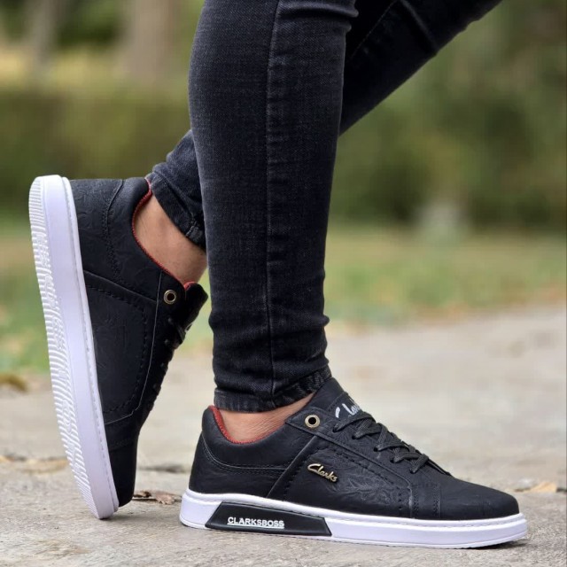 حراج ویژه کفش کتونی اسپرت ونس مردانه و پسرانه مدل  کلارک clarks  بینهایت باکیفیت و جذاب رنگ مشکی زیره سفید  با ارسال رایگان