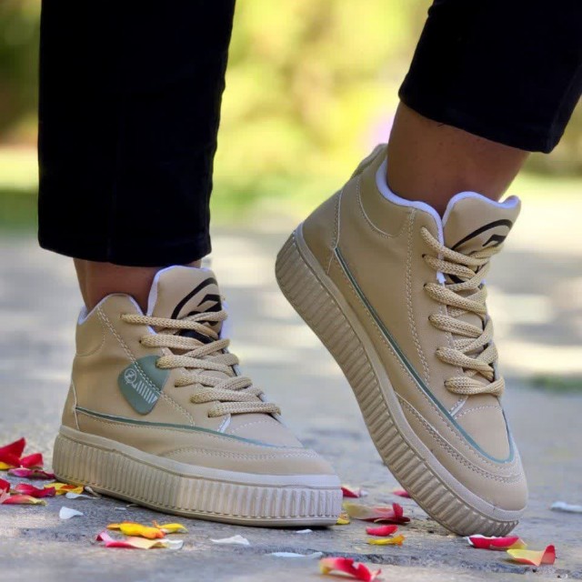 فروش جذاب  کفش نیم بوت زنانه دخترانه مدل فشیون  پرفروش و جدید رنگ کرم سبز باارسال رایگان  کد 4523