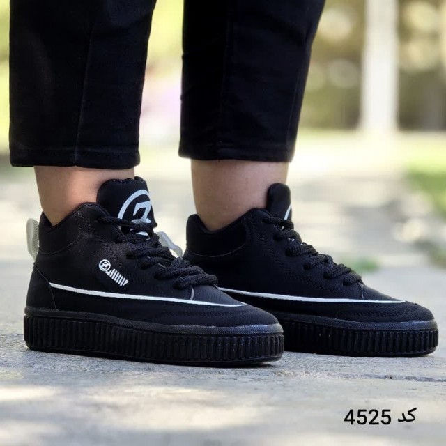 فروش کفش نیم بوت زنانه دخترانه مدل فشیون   زیبا و با دوام رنگ مشکی سفید باارسال رایگان کد 4525