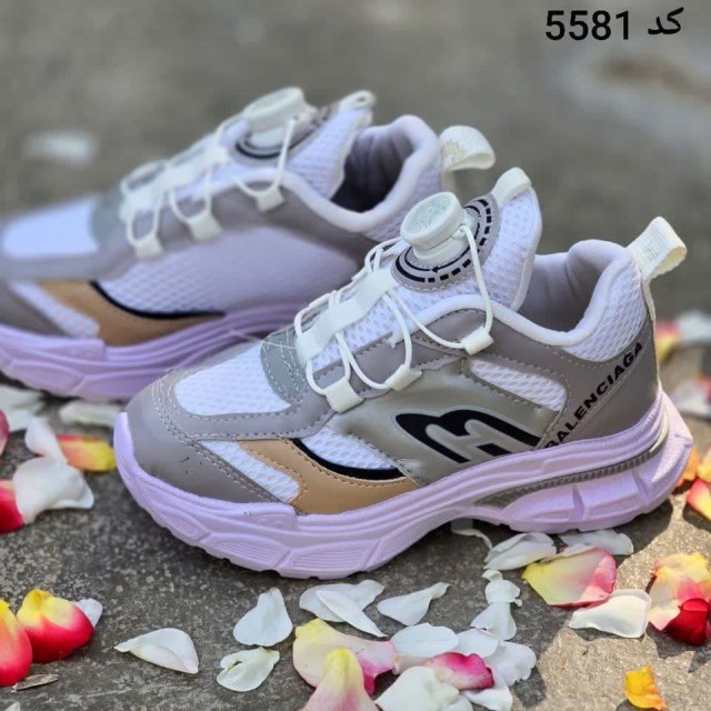 حراج ویژه کفش کتونی اسپرت بچگانه پمپی  مدل بالنسیاگا  منحصر به فرد و خاص رنگ سفید طوسی یاسی با ارسال رایگان کد 5581