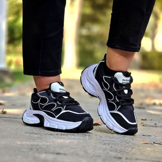 تخفیف جذاب کفش کتونی اسپرت زنانه دخترانه مدل بالنسیاگا زیبا و دلبر رنگ مشکی سفید با ارسال رایگان