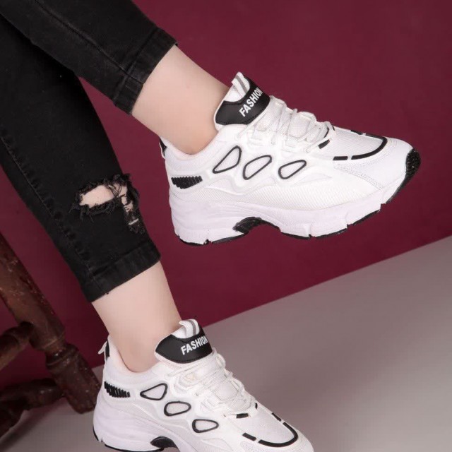 حراج ویژه کفش کتونی اسپرت زنانه دخترانه مدل اشکی باکیفیت و بادوام  رنگ سفید مشکی باارسال رایگان