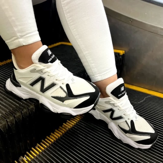 حراج دلبرانه کفش کتونی اسپرت زنانه دخترانه مدل نیوبالانس 9060  شیک و بادوام رنگ سفید مشکی  با ارسال رایگان