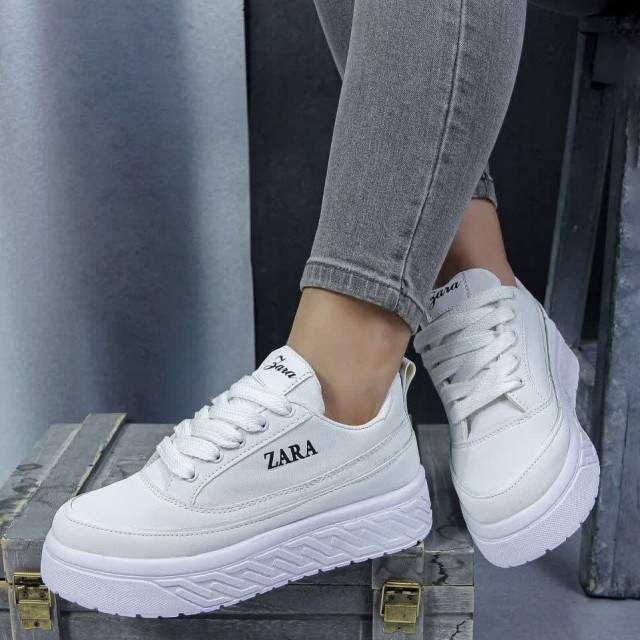 تخفیف ویژه کفش کتونی اسپرت ونس زنانه دخترانه مدل زارا سبک و  خوش پا رنگ سفید باارسال رایگان