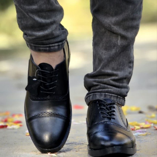 فروش  ویژهههه کفش مجلسی مردانه و پسرانه زیره نرم و راحت رنگ مشکی  با ارسال رایگان