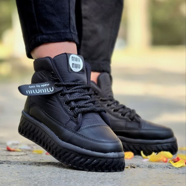 فروش دلبرانه کفش نیم بوت زنانه دخترانه  جدید و پرفروش رنگ مشکی  باارسال رایگان