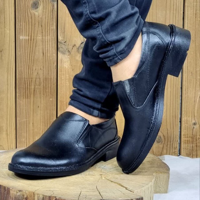 حراج کفش مردانه چرم طبیعی تبریز  با کیفیت باور نکردنی رنگ مشکی باارسال رایگان