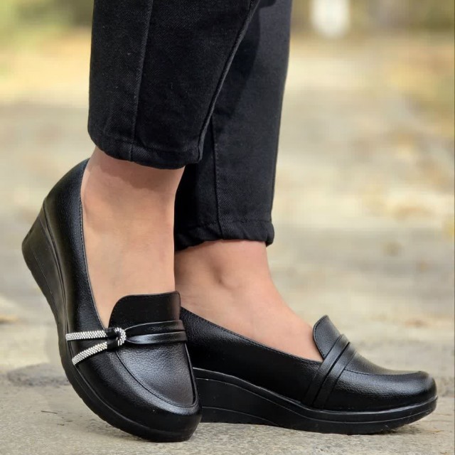 فروش دلبرانه کفش راحتی اداری زنونه شیک و ویژه  رنگ مشکی  باارسال رایگان