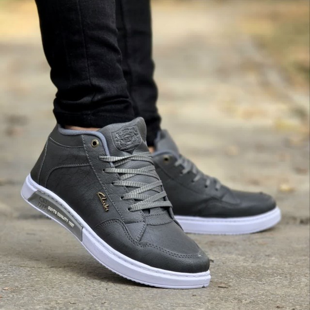 فروش جذاب کفش نیم بوت مردانه پسرانه طرح چرمی رنگ طوسی با ارسال رایگان