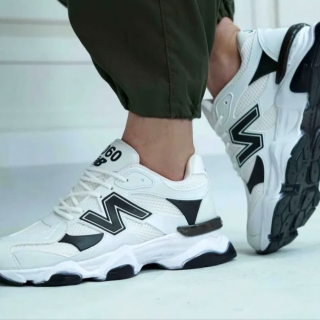 فروش فوق العاده خاص کفش کتونی اسپرت مردانه  پسرانه مدل نیوبالانس شیک و جذاب رنگ  سفید مشکی باارسال رایگان