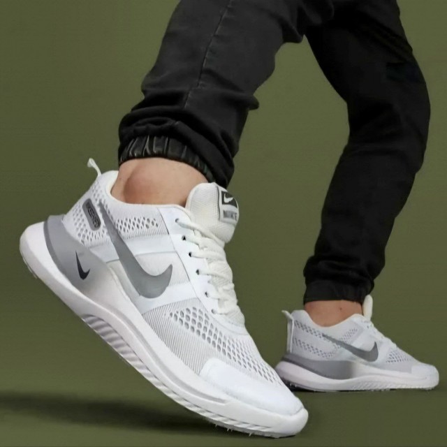 فروش ویژه کفش کتونی اسپرت مردانه و پسرانه مدل نایک رنگ سفید طوسی  بشیار خوش پا با ارسال رایگان