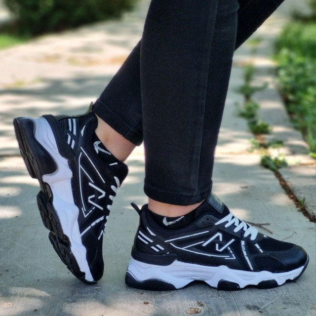 فروش ویژه کفش کتونی زنانه و دخترانه مدل نیوبالانس رنگ مشکی  سفید جدید و مدرن با ارسال رایگان