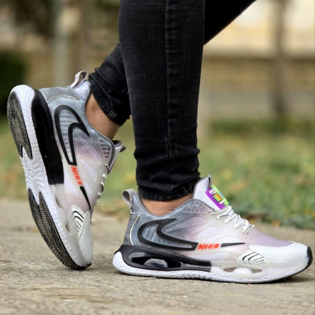 تخفیف هیجان انگیز کفش کتونی اسپرت مردانه مدل نایک زیره کپسولی  رنگ سفید مشکی یه کار خاص و بی نظیر با ارسال رایگان